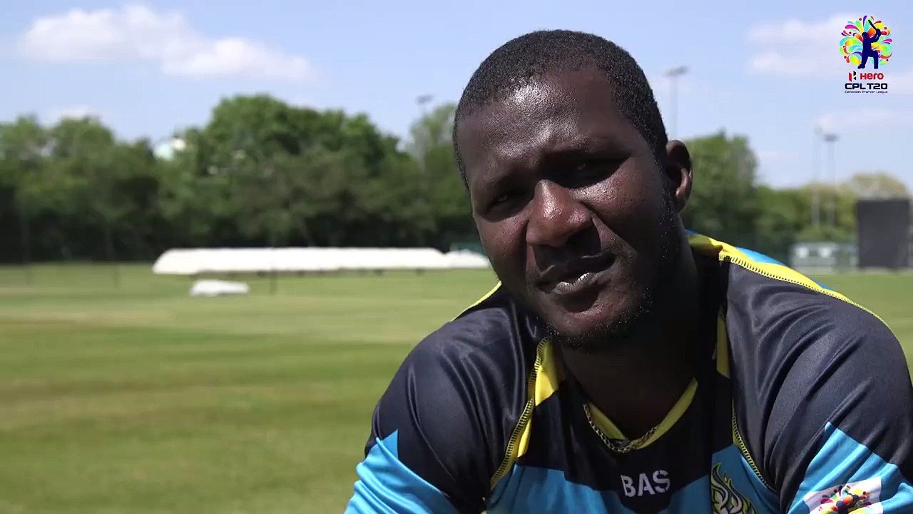 GUNNER GET THE BLUES They might be #Zouks team-mates in #CPL15 but Darren Sammy and Kevin Pietersen aren't on the same page when it comes to soccer