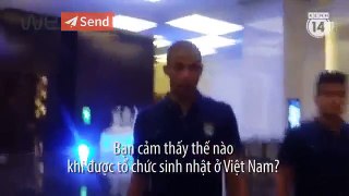 Man City players cold , disdainful with fans Vietnam