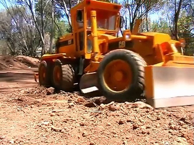bruder road grader