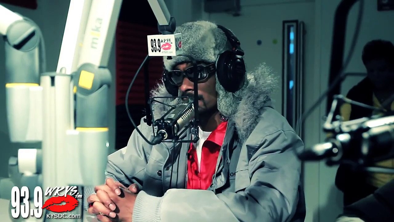 Snoop Dogg & Wiz Khalifa "House Party" Freestyle @ 93.9 WKYS "EZ Street Show" with DJ EZ Street, 12-08-2011