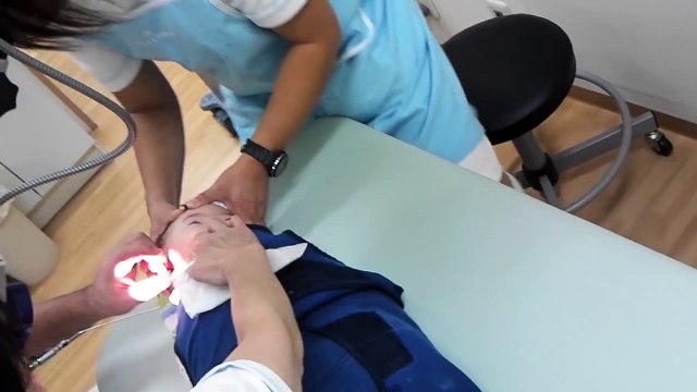 A Wonderful Life of a Cute Japanese Baby Girl with Down Syndrome～「なっちびTV」キュートなダウン症赤ちゃんの成長録♪～耳そうじ編～