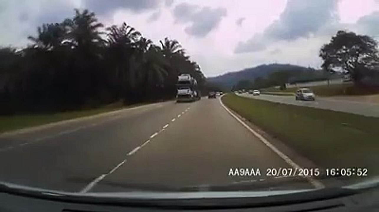 car coming in the wrong direction