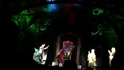 Danna Paola - En Contra de la Gravedad (9 Enero '15) Wicked México