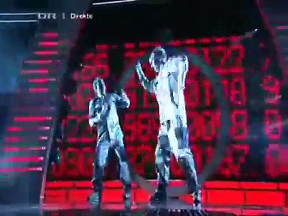 Nick & Jeppe - Perfect Robot Dance