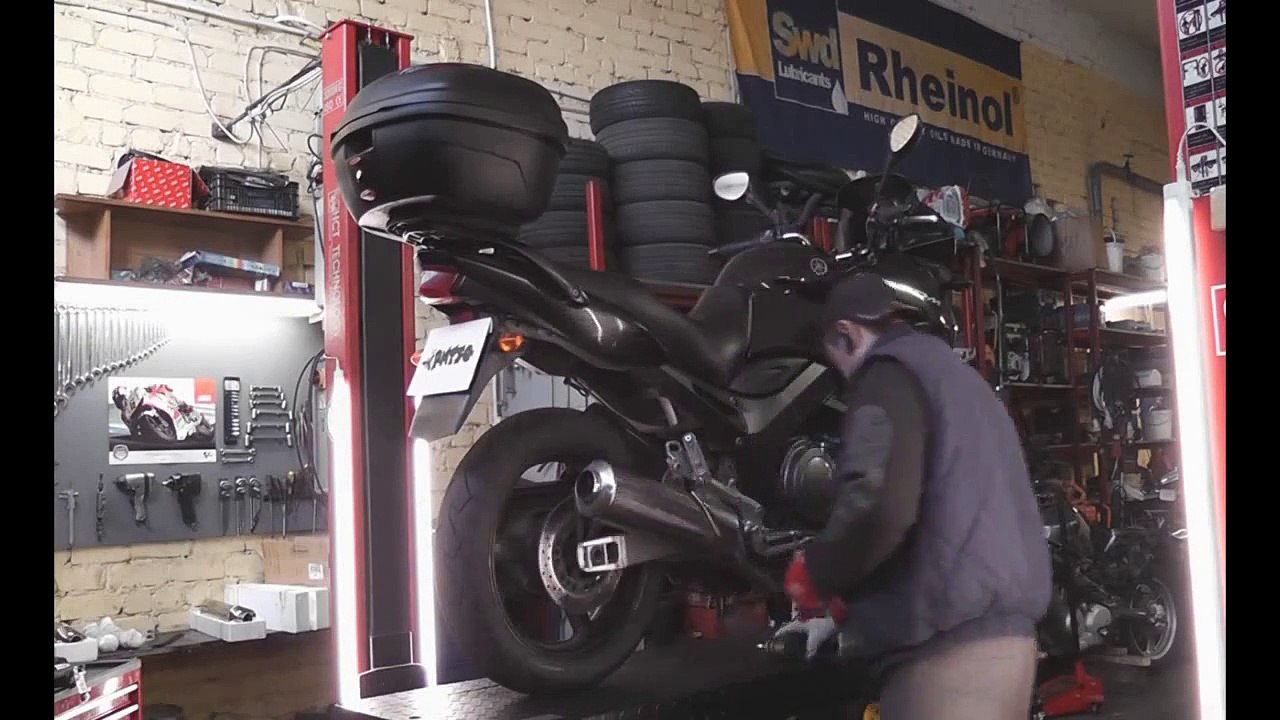 Yamaha TDM 900 original exhaust vs Delkevic exhaust 2014