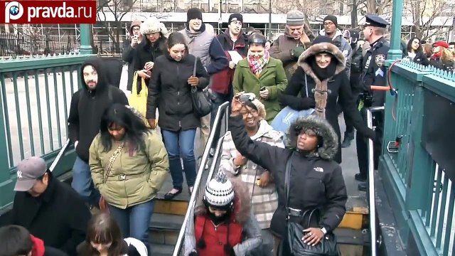 Голые в метро. Долой стыд, да?)