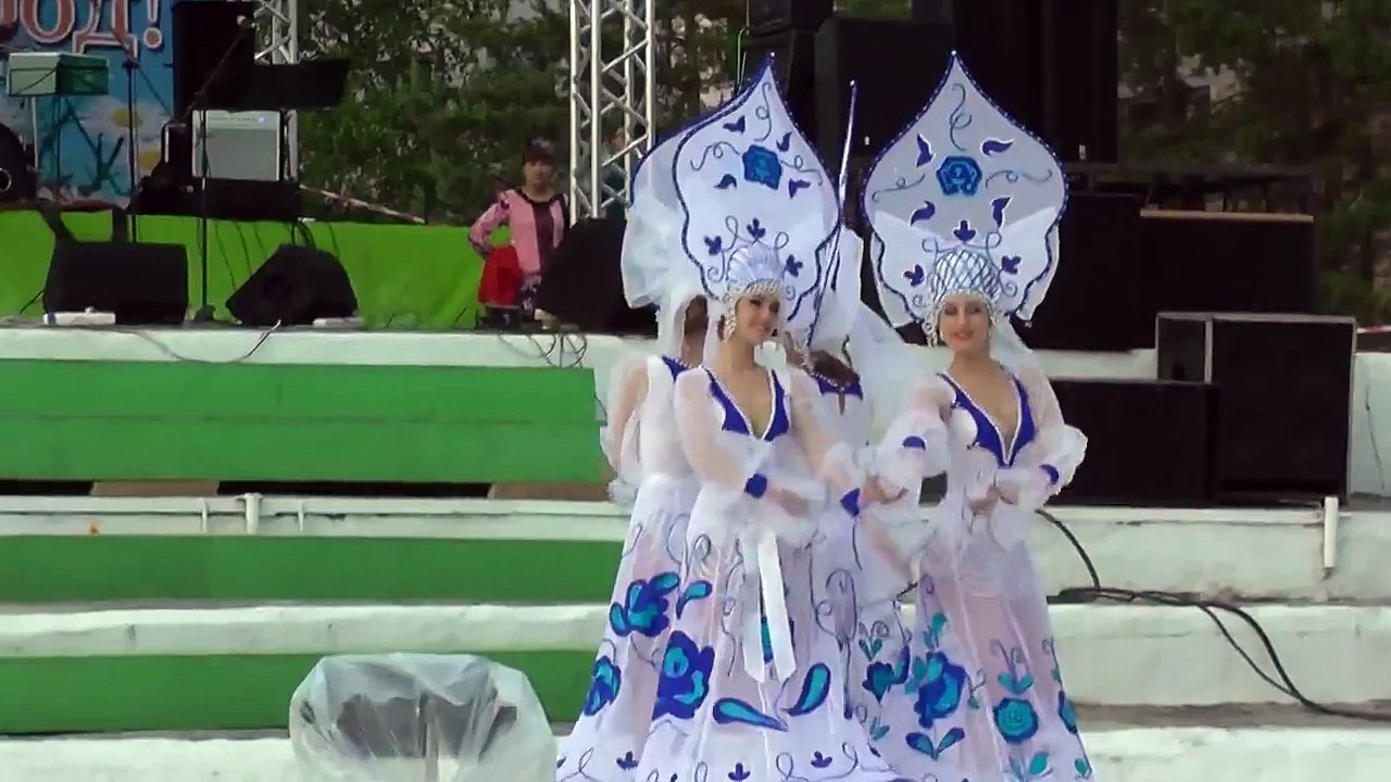 ロシアのフォークダンス )))　