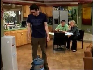 Joey S02E19 - Michael Refills Water Dispenser