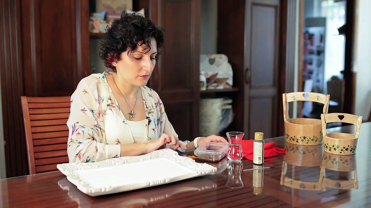 Ahşap boyamada antik eskitme tekniği nasıl uygulanır?