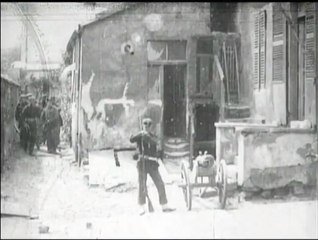 1898  Surprise Attack on a House at Daybreak d'une maison au petit jour Alice Guy Blache