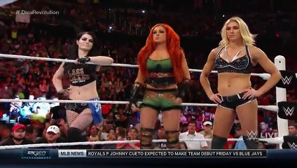 Becky Lynch & Charlotte vs Nikki Bella & Alicia Fox