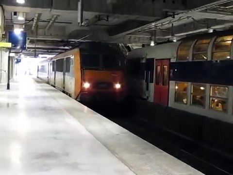 SNCF Corail Intercité 3904 Bourges - Paris tracté par une BB26000 à Bibliothèque F. Mitterrand