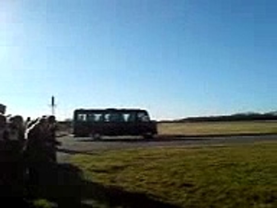Vliegbasis Leeuwarden 4 F16 stijgen op