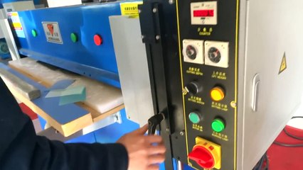 Hydraulic die cutting machine