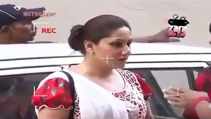 Pakistani Larki ny Thapar Dy mara Behoda Mazaq Par