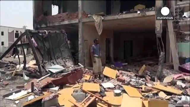 السعودية تقصف قوات موالية لحكومة عبد ربه منصور هادي بالخطأ جنوب اليمن و تخلف 12 قتيلا