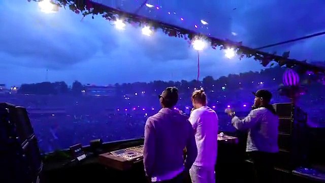 David Guetta - If You're Happy and You Know It (Tomorrowland 2015)