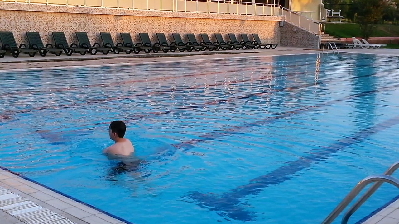 Burkay Tufan Erbaada havuzda 20150727