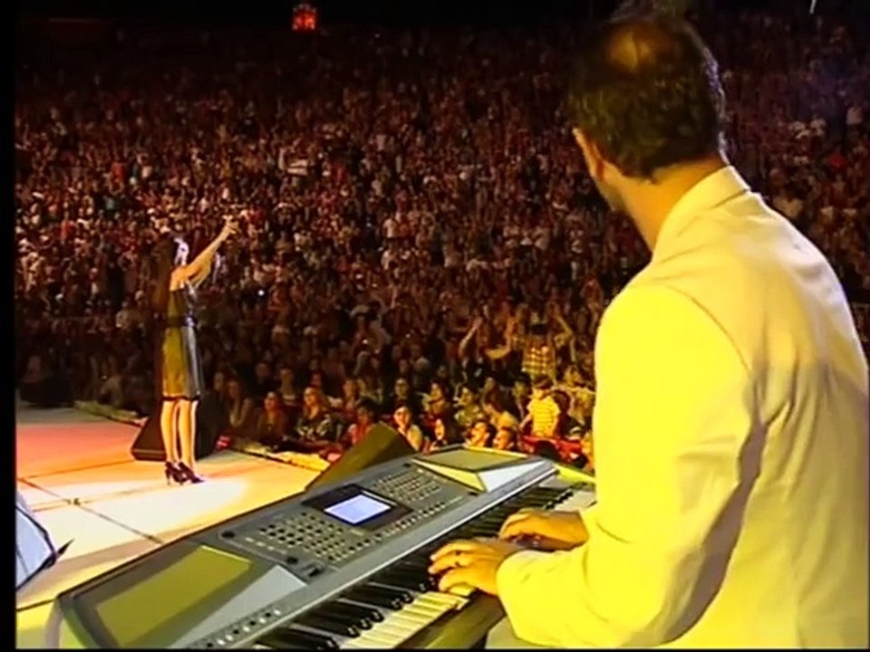 Nancy Ajram - Shakhbat Shakhabit - Live in Carthage 2008 نانسي عجرم - شخبط شخابيط