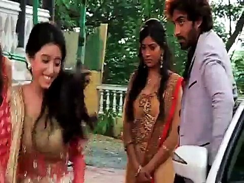 Suhani and Rohan Mein Badhti Hue Najdikiya Dekh Yuvraj Hua Suhani Par Gussa - 28 July 2015 - Suhani Si Ek Ladki
