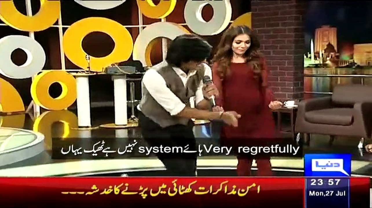 Humaima Malik Pakistani Actress-Dance in Live Show -Mazaaq Raat HD Video