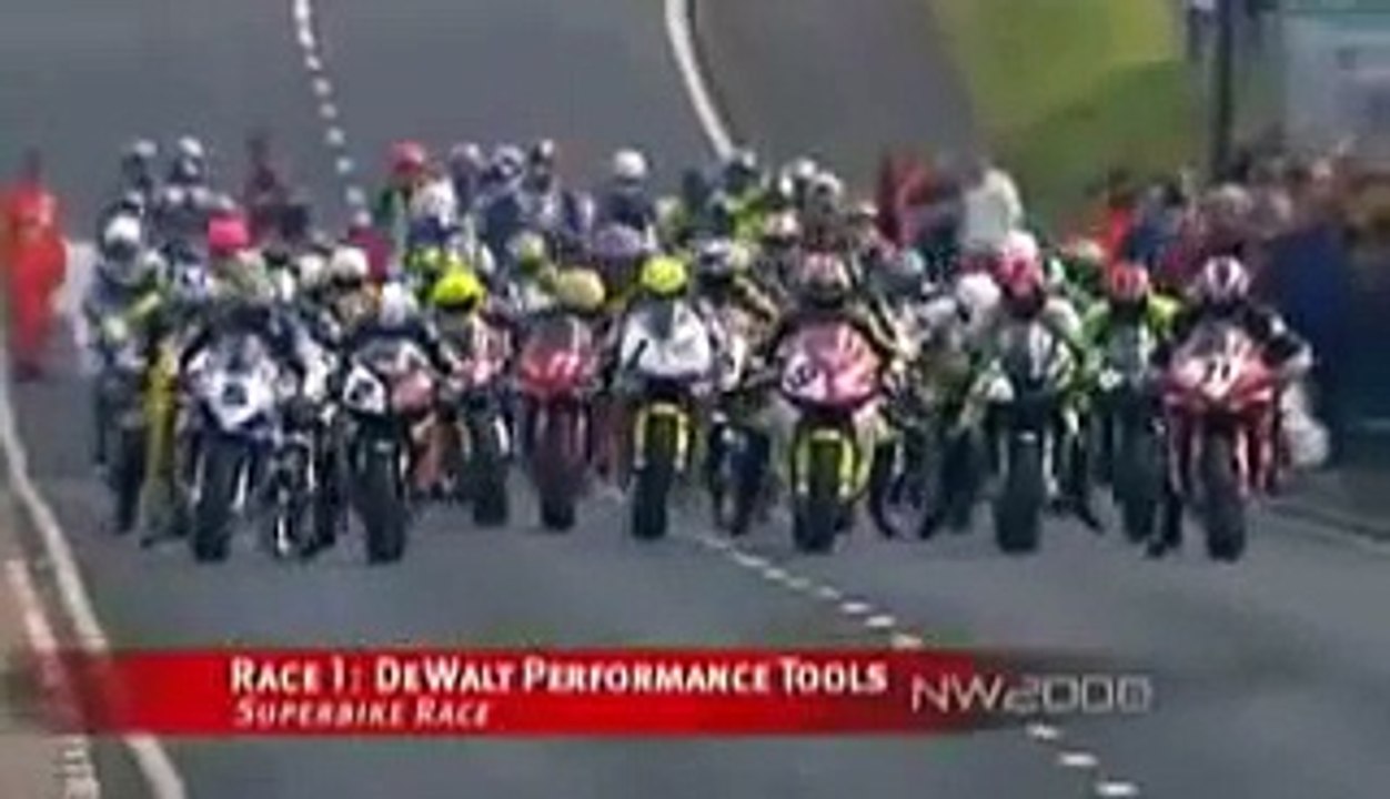 Course de motos sur les routes de l'île du Man