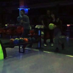 Selena Gomez Bowling