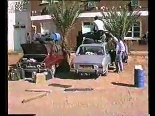 Peugeot 504 door de Sahara