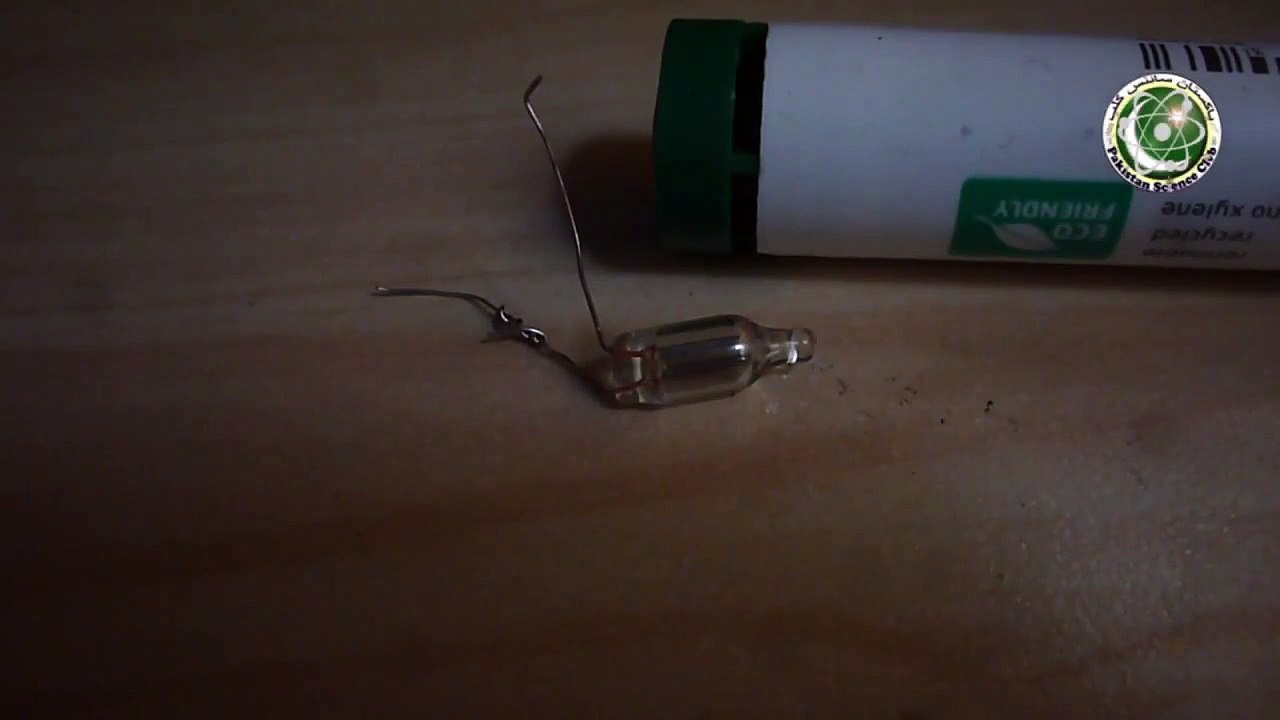 Light up Neon bulb with static electricity