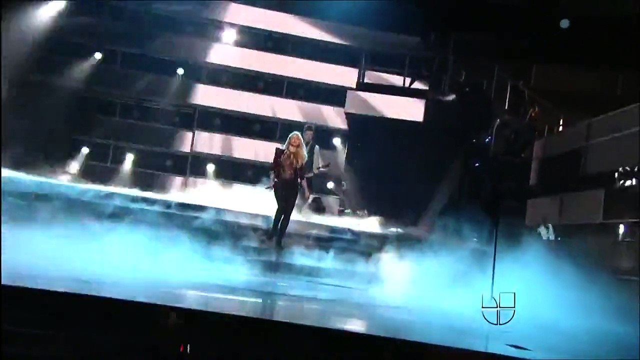 Shakira "Devocion" - Latin Grammy Awards 2011 HD