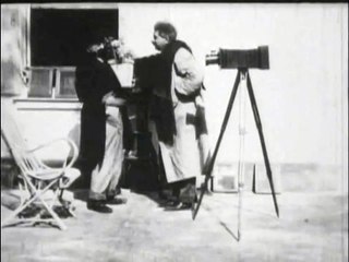 1900   At the Photographer's Chez Le Photographe Alice Guy Blache