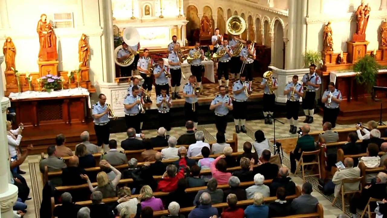 Parade de la Fanfare du 27ème B.C.A. | Eglise de l'Emm (Metzeral-Sondernach), 20 mai 2015