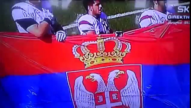 Sloboda Mićalović peva Bože pravde na početku finala Lige šampiona američkog fudbala