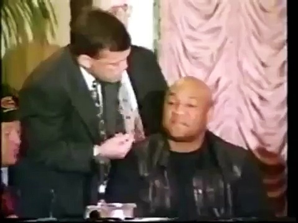 Teddy Atlas yelling and pushing George Foreman