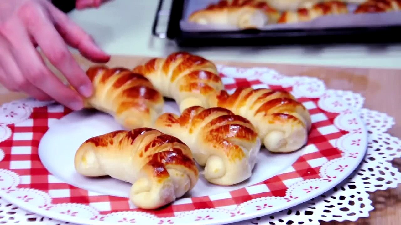 Bayatlamayan Şerit Poğaça Tarifi  Mayalı Yumuşacık Poğaça Nasıl Yapılır