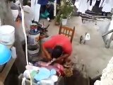 Exhiben a taquero destazando un perro atropellado para su taquería -  They kill dogs for Mexican food