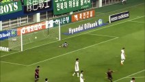 18-year-old Hwang scores top-corner stunner