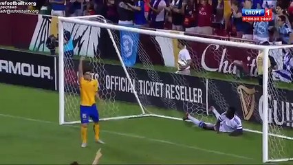 Luis Suárez y su peculiar "balazo" contra Chelsea (VIDEO)