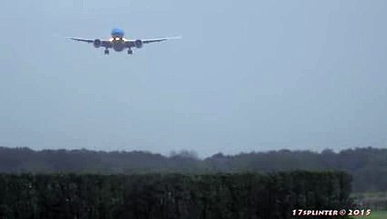 STORM SCHIPHOL KLM GEVAARLIJKE LANDING B777 PH-BVB