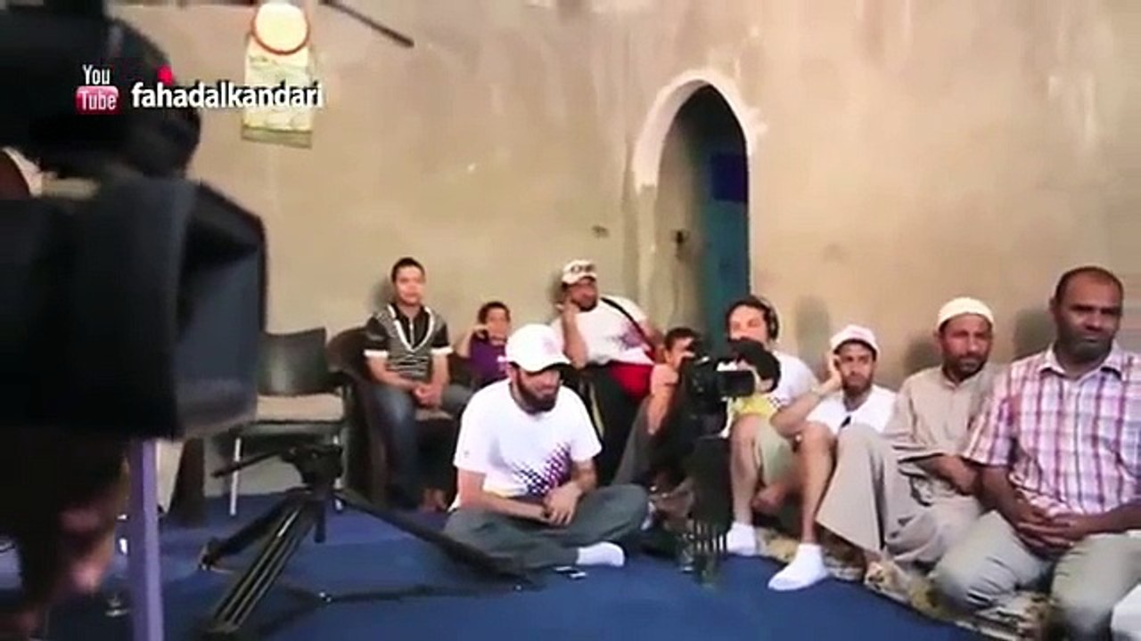 طفل كفيف البصر يقول أنا لا أدعو في صلاتي أن يرد الله إليّ بصري ماالسبب ياترى   ؟مؤؤثر جدا