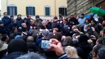 Beppe Grillo infiamma la folla di Arezzo: 