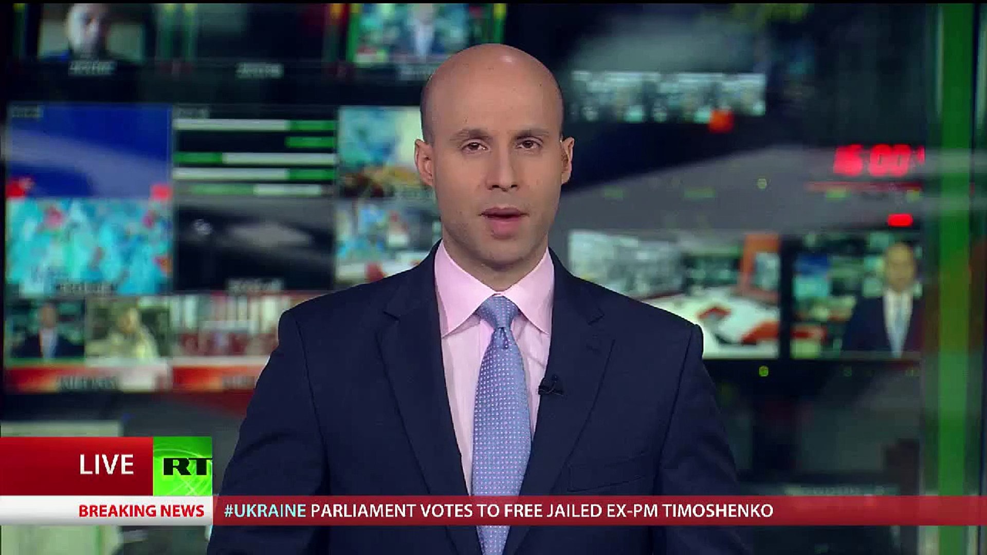 BREAKING UKRAINE NEWS: Huge Split Eastern Ukraine rises against Kiev yea CIVIL WAR !