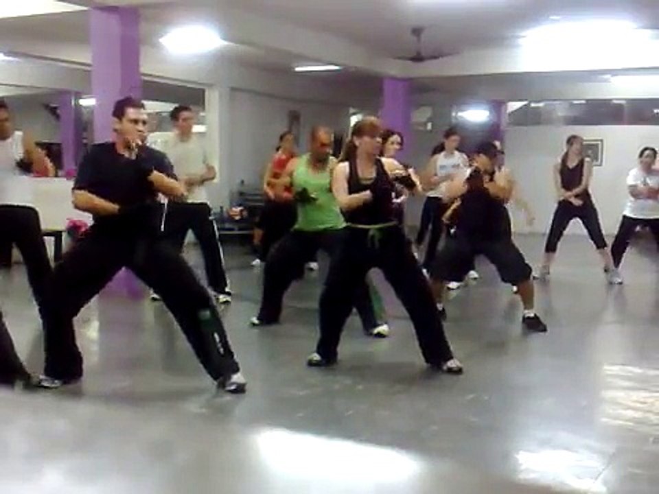 Body Combat Mix 36 Combat 2 - Faixa 4 Zombie