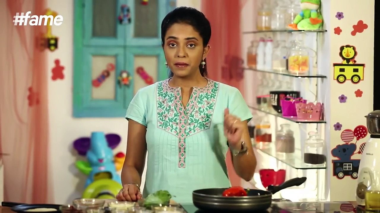 #fame food -​​ How to Make Red Bell Pepper Pizza _ Nameeta Sohoni