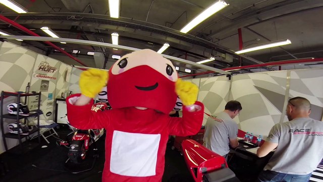 Pirelli 600 - Un tour du circuit de Nevers Magny-Cours avec Jayson Uribe