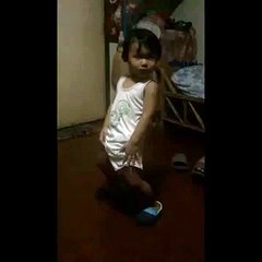 2yo baby dancing.. Twerk it like miley.. ^_^