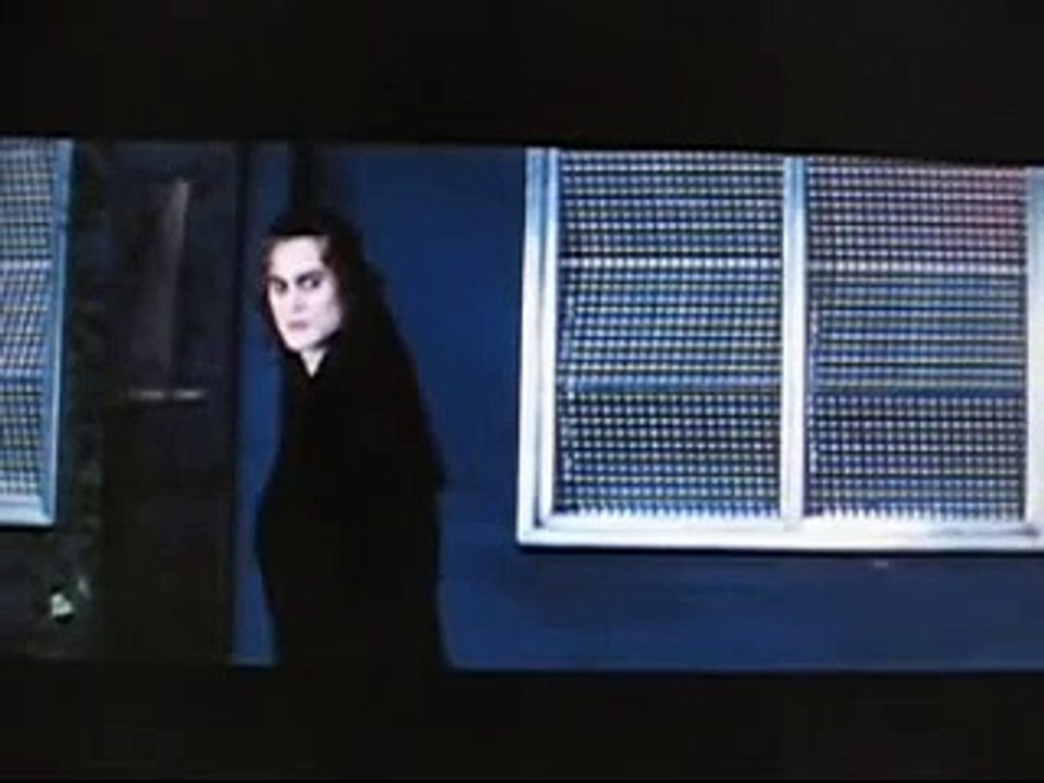 Queen Of The Damned  -  A deleted scene