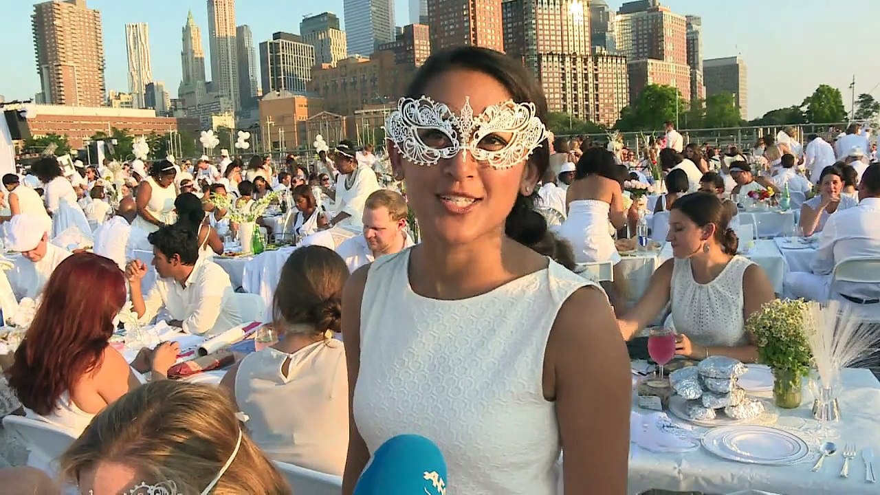 5000 Gäste bei Dinner in Weiß in New York