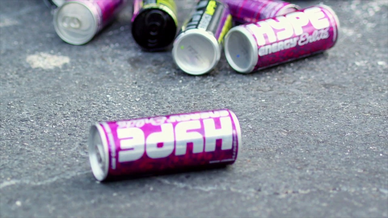 Kim Kardashian dans une pub pour une boisson énergétique un peu dingue - Hype