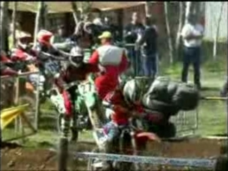 Près grille La Suze 080407